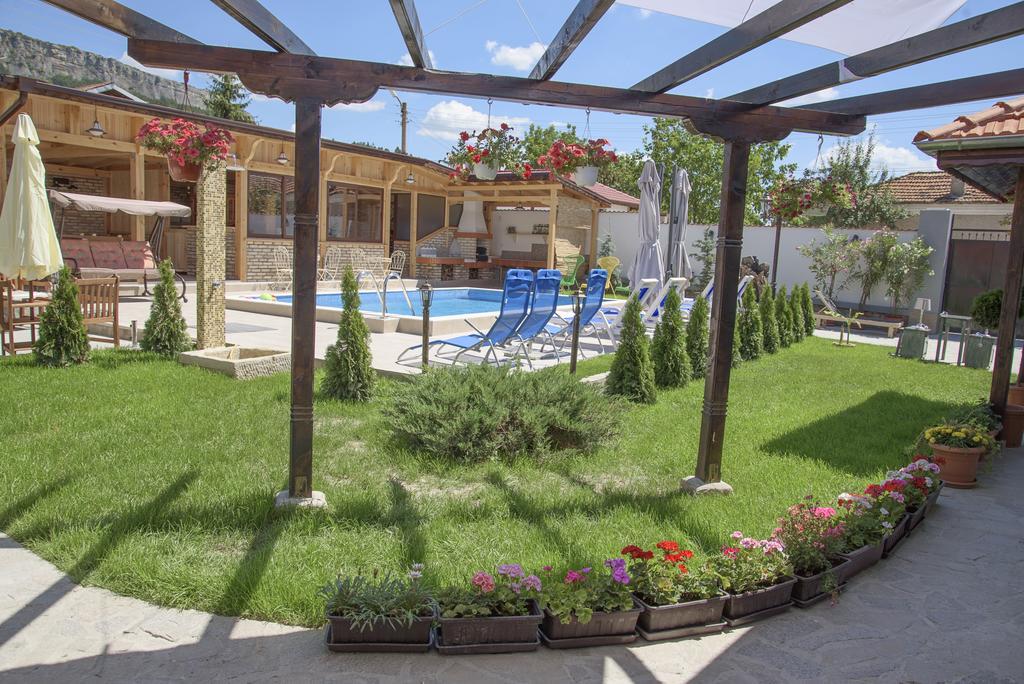 Guest House Zlateya Madara ภายนอก รูปภาพ