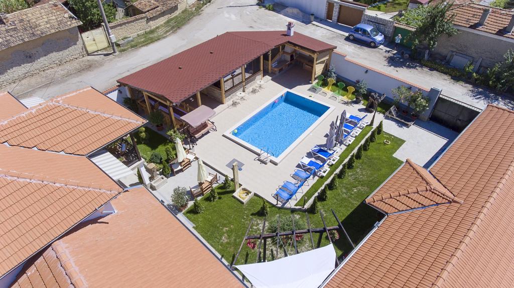 Guest House Zlateya Madara ภายนอก รูปภาพ