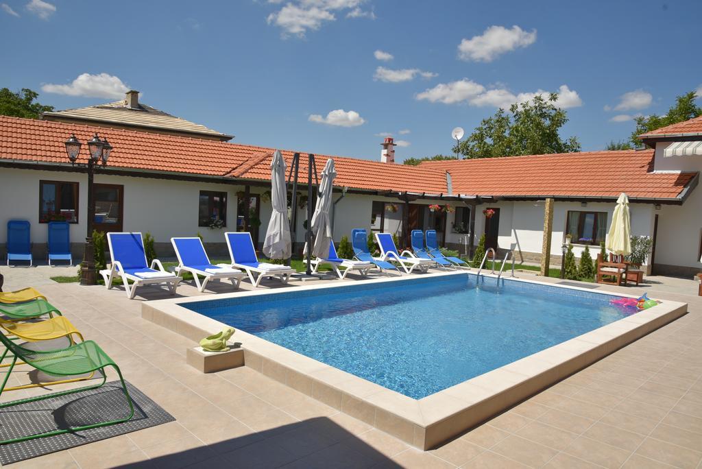 Guest House Zlateya Madara ภายนอก รูปภาพ