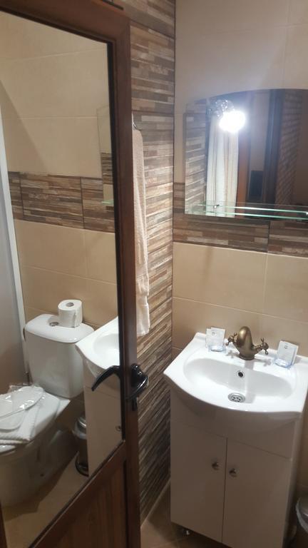 Guest House Zlateya Madara ภายนอก รูปภาพ