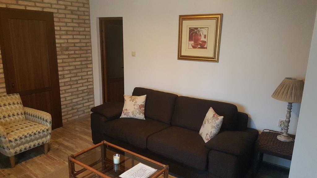 Guest House Zlateya Madara ภายนอก รูปภาพ